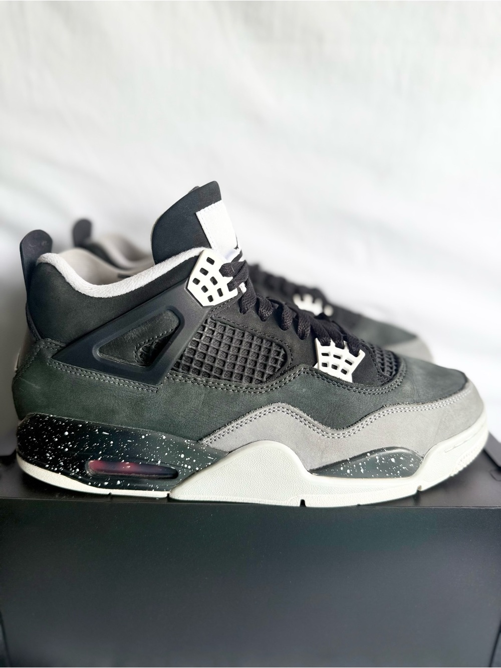 AUTHENTIC Jordan 4 Retro Fear size 10 FQ8138-002 2024 PREOWNED
